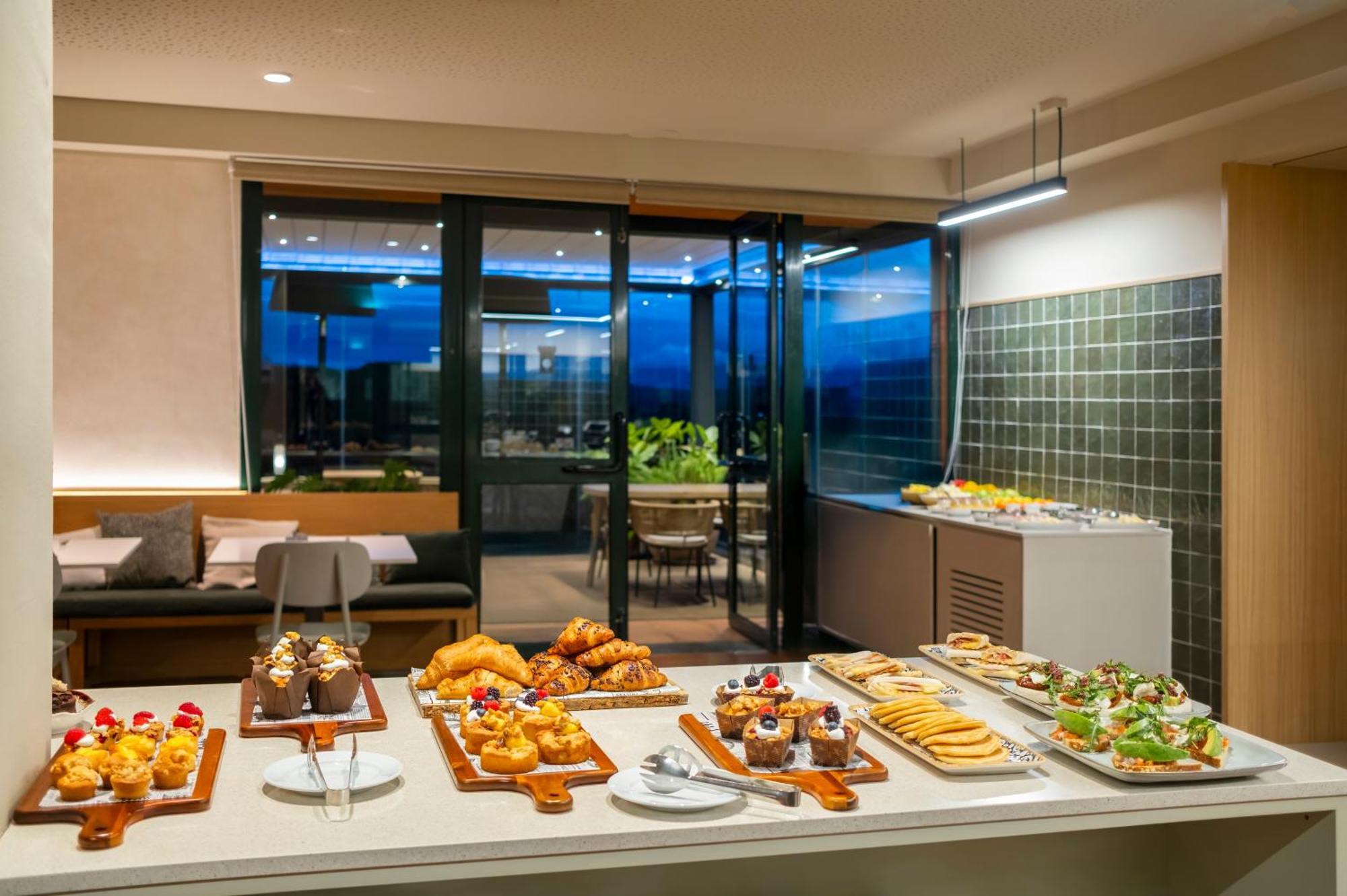Hotel Torremirona Golf & Spa Navata Ngoại thất bức ảnh